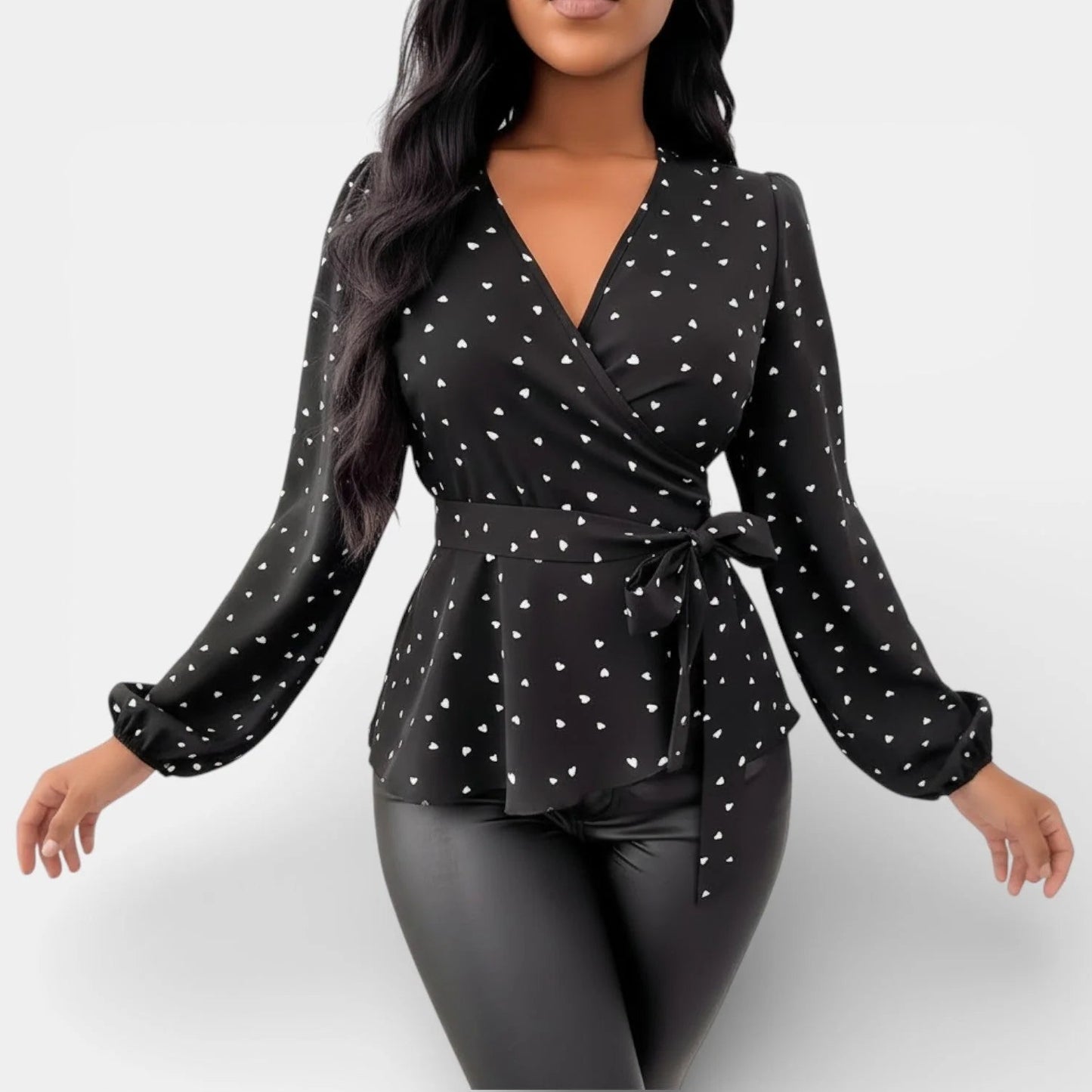 Carina | Blusa Cuello V con Estampado Corazón