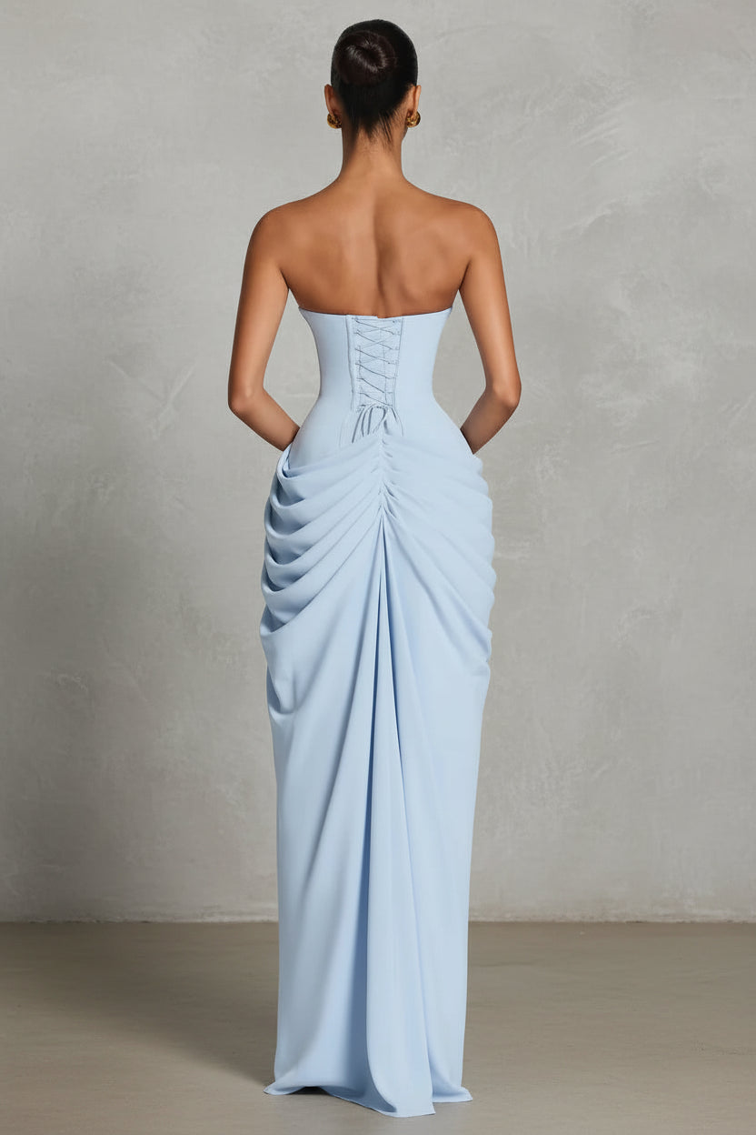 Selena | Abito: un'eleganza scultorea che valorizza la tua silhouette