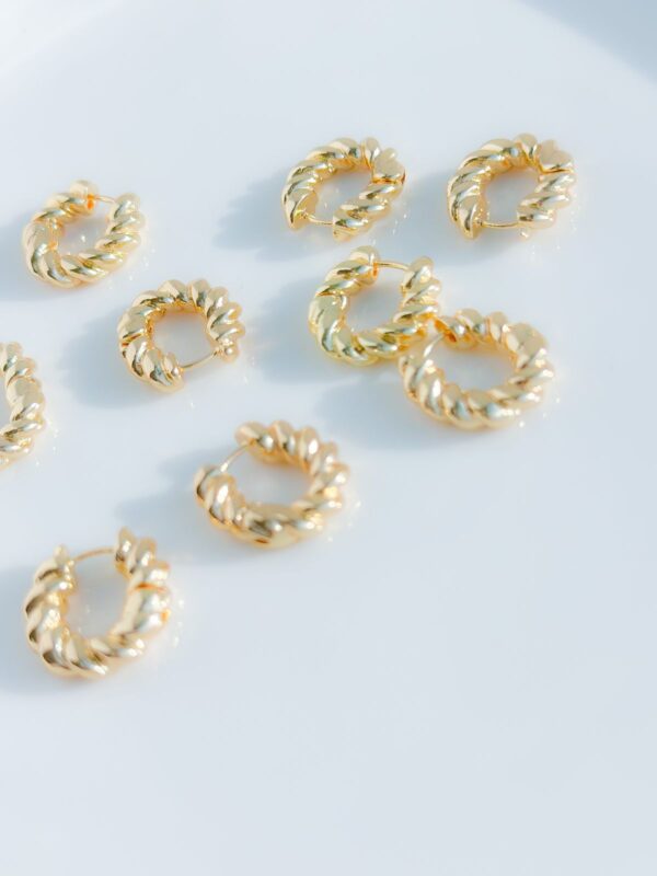 Aretes Ares